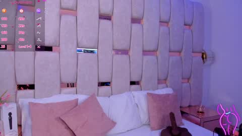 Miia Schwarz  online show from February 4, 10:02 pm