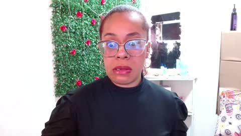 Snapshot of miia_spencer_ chatting on January 23, 10:33 pm miia online show from January 23, 10:33 pm