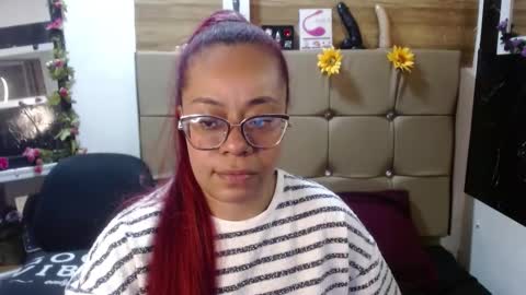 Snapshot of miia_spencer_ chatting on October 6, 5:20 pm miia online show from October 6, 5:20 pm
