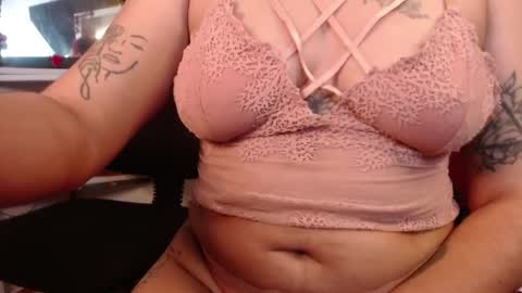 miia online show from April 1, 6:16 pm