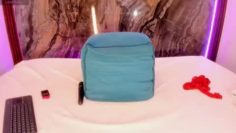 Mia collins online show from January 5, 5:27 pm