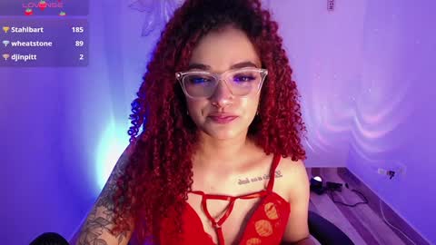 Snapshot of miilu_dancer_ chatting on December 2, 7:00 pm Lucii online show from December 2, 7:00 pm