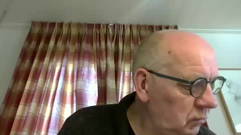 mik online show from May 22, 6:31 am