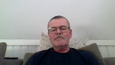 mikael42 online show from February 14, 1:36 pm