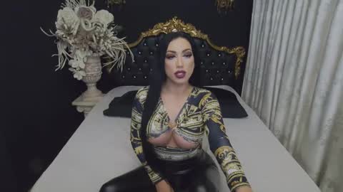 Snapshot of mikaelajensen chatting on October 17, 3:21 am Mikaela online show from October 17, 3:21 am