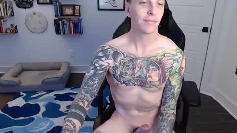 MikahisHung online show from December 20, 3:31 pm