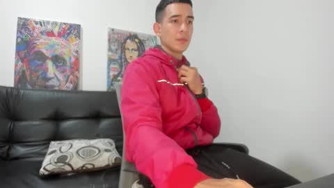 Snapshot of mike3xxx chatting on October 18, 2:38 am mike3xxx online show from October 18, 2:38 am
