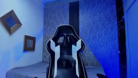 Mike 0233 online show from December 2, 4:21 am