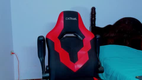 mike_shelby21 online show from December 18, 4:19 am