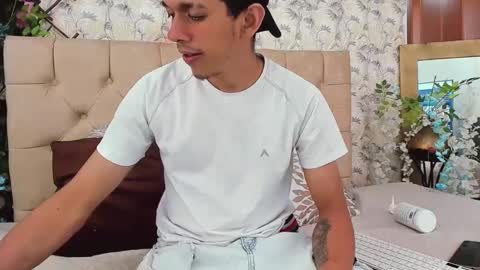 mikee online show from January 22, 1:11 pm