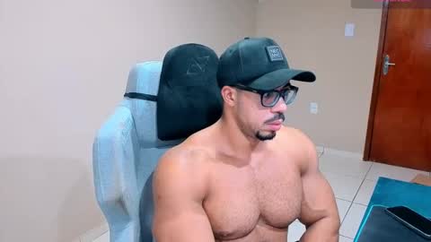 Snapshot of mikehotk chatting on October 13, 8:00 pm mikehotk online show from October 13, 8:00 pm