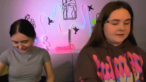 miki_ti online show from December 18, 5:58 am