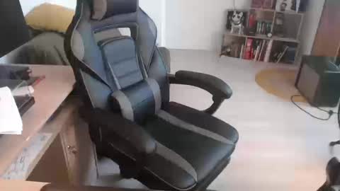 mikmik91 online show from March 12, 4:00 pm