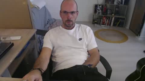 mikmik91 online show from October 31, 2:06 pm