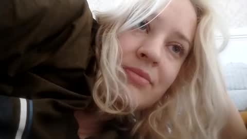 Mila 420 online show from May 14, 11:08 am
