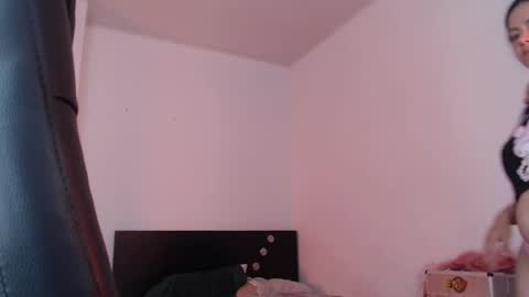 mila_phoenix online show from February 11, 10:35 pm