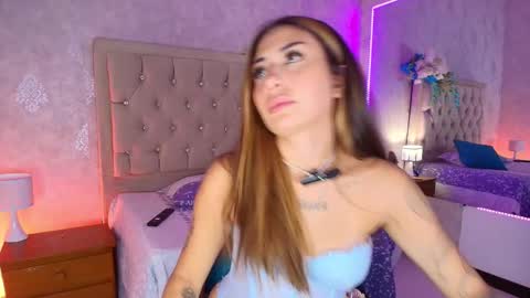 Snapshot of mila_smirnovavk chatting on October 19, 4:39 am MILA online show from October 19, 4:39 am