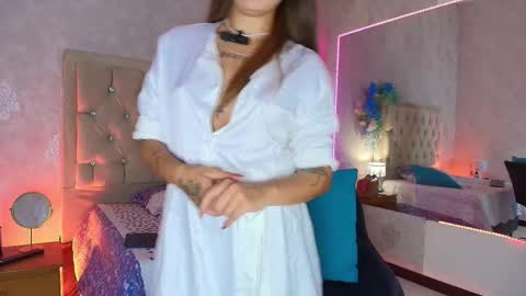 Snapshot of mila_smirnovavk chatting on October 8, 4:18 am MILA online show from October 8, 4:18 am