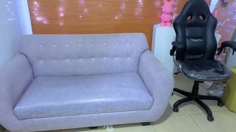 mila_t online show from February 21, 6:27 am