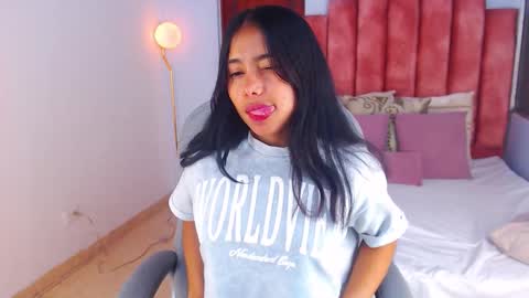 Snapshot of milaa_star chatting on October 11, 3:44 am milaa_star online show from October 11, 3:44 am