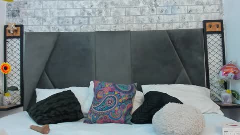 mila online show from October 6, 11:28 am