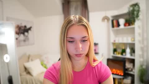 MilaBunny1 online show from March 12, 1:26 pm