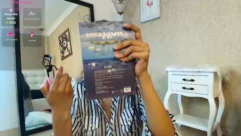 miladiosa online show from November 5, 12:18 pm