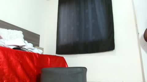 Snapshot of milahot23 chatting on February 26, 9:22 am mila online show from February 26, 9:22 am