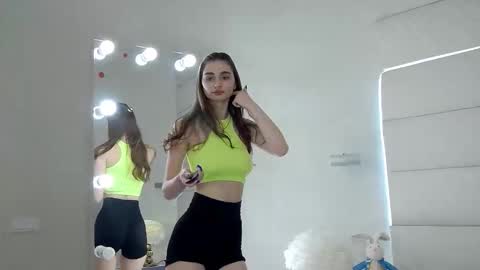 milalick online show from April 5, 10:01 am