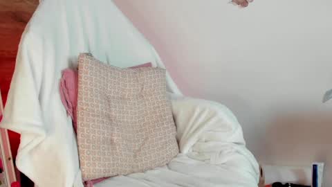 Snapshot of milan_d01 chatting on March 1, 12:28 am Nice To Meet you Welcome here online show from March 1, 12:28 am