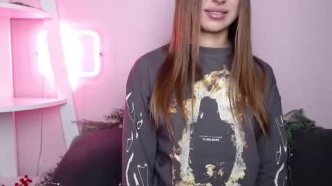 milanaangelas online show from February 7, 6:16 am