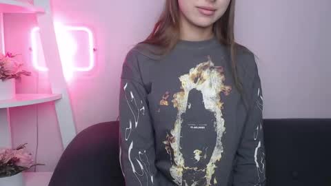Snapshot of milanaangelas chatting on October 7, 8:27 pm milanaangelas online show from October 7, 8:27 pm