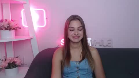 Snapshot of milanaangelas chatting on September 27, 6:00 am milanaangelas online show from September 27, 6:00 am