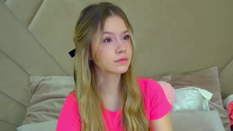 MilanaBalmain online show from October 13, 4:03 am