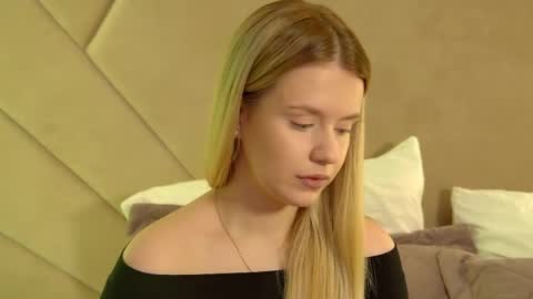 MilanaBalmain online show from April 7, 4:47 am