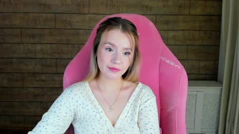 MilanaBalmain online show from April 14, 4:38 am