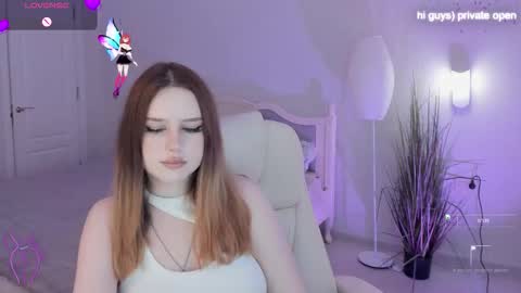 milanamoons online show from November 4, 10:05 am