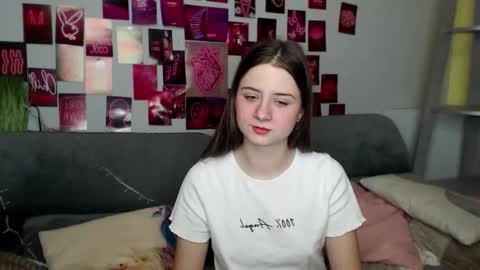 milanaroz online show from October 25, 5:51 am