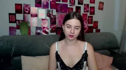 Snapshot of milanaroz chatting on September 13, 4:48 am milanaroz online show from September 13, 4:48 am