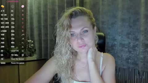 Snapshot of milanna_x chatting on October 4, 7:00 pm milanna_x online show from October 4, 7:00 pm