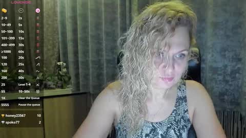 Snapshot of milanna_x chatting on October 1, 7:46 pm milanna_x online show from October 1, 7:46 pm