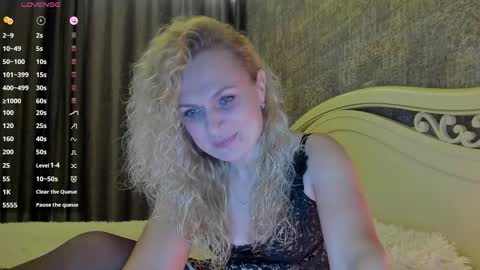 Snapshot of milanna_x chatting on September 25, 9:22 pm milanna_x online show from September 25, 9:22 pm