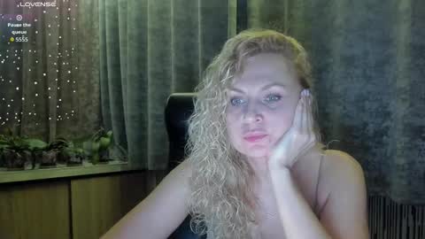 Snapshot of milanna_x chatting on October 12, 9:05 pm milanna_x online show from October 12, 9:05 pm