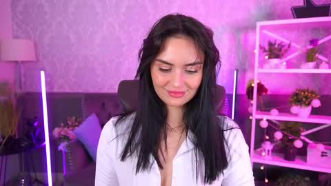 Snapshot of milashalovely chatting on September 12, 7:54 am Milasha online show from September 12, 7:54 am