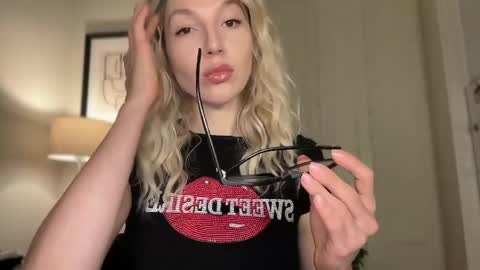 Mila online show from March 22, 5:28 pm