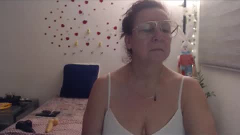 milchanell online show from April 5, 6:10 am