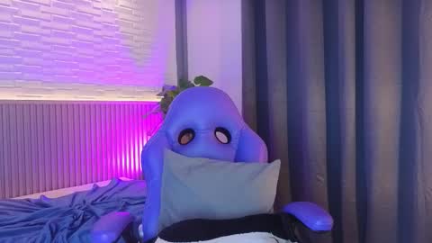 milena_lawson online show from December 19, 12:55 pm