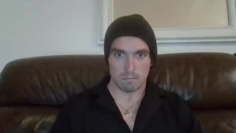 milesuppal online show from April 26, 9:23 pm