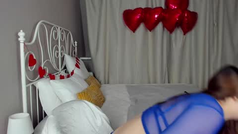 Snapshot of miley_brown_ chatting on February 8, 1:32 am Miley online show from February 8, 1:32 am