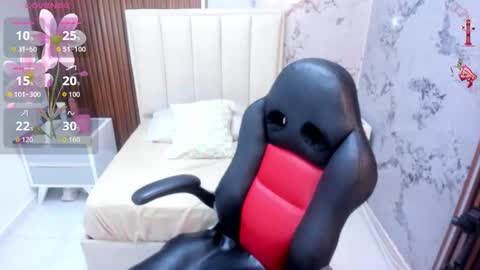 MILEY online show from February 11, 7:29 pm